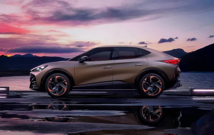 Cupra Tavascan 2026 laterale pieno