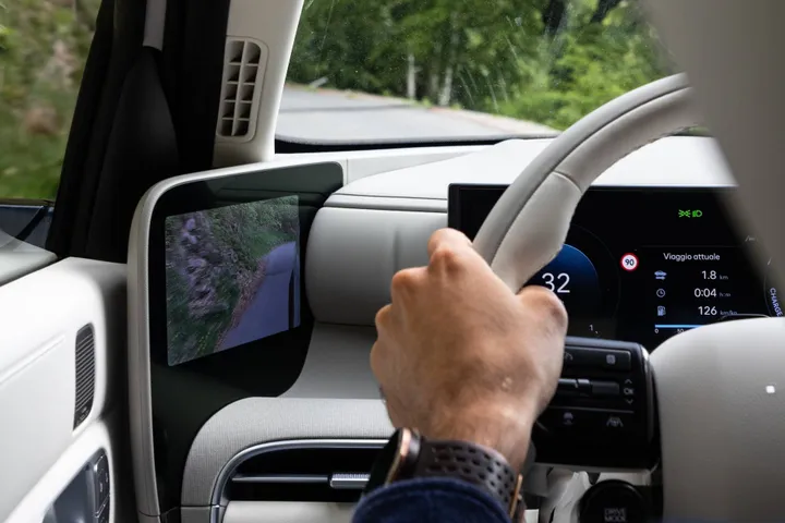 Hyundai Nexo 2026 specchetti digitali