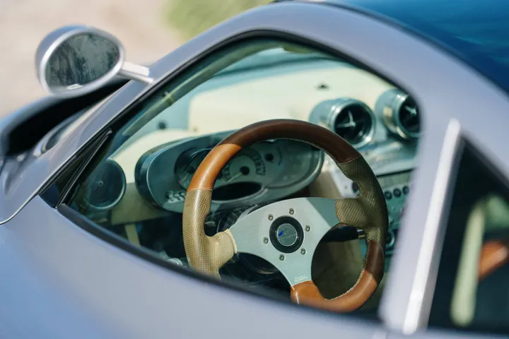 Nell'immagine si vede la Pagani Zonda C12S a Villa d'Este 2026 dove si possono vedere gli interni