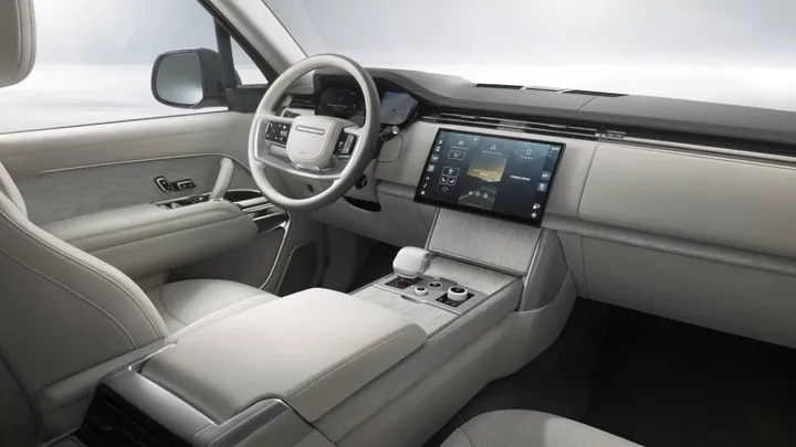 Range Rover SV Ultra complessiva degli interni strumentazione volante plancia e infotainment