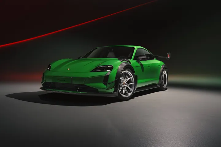 Porsche Taycan Manthey Racing Nurburgring verde