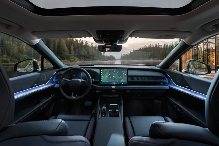 Lexus TZ interni complessivi con plancia e strumentazione e una parte dei sedili oltre al volante