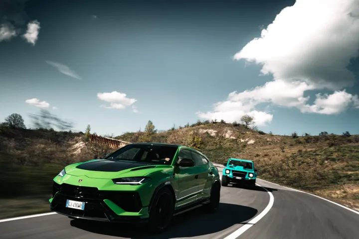 lamborghini Urus con dietro LM002