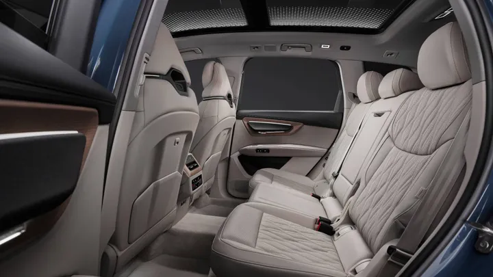 Audi Q7 interni sedili posteriori