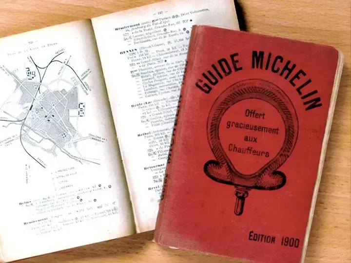 Nell'immagine si vede la prima edizione della Guida Michelin del 1900