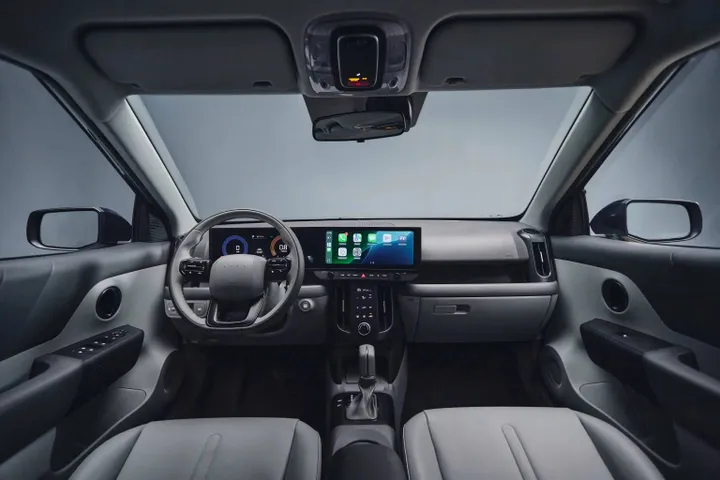 hyundai-i20-interni complessivi di colore grigio