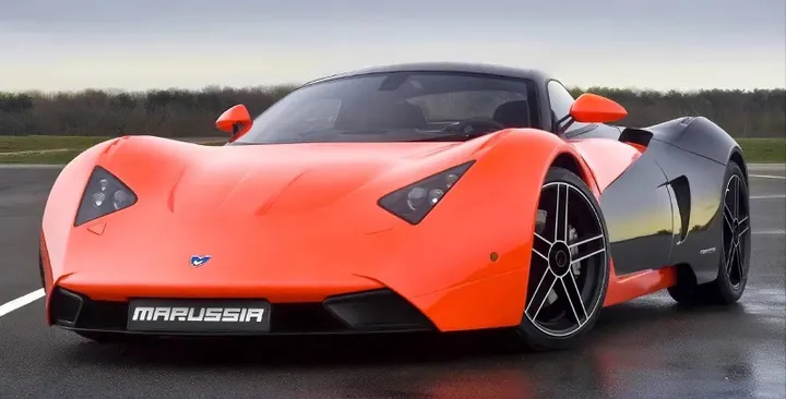 Nell'immagine si vede la Marussia B1 vista da davanti