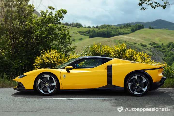 Ferrari 849 Testarossa laterale