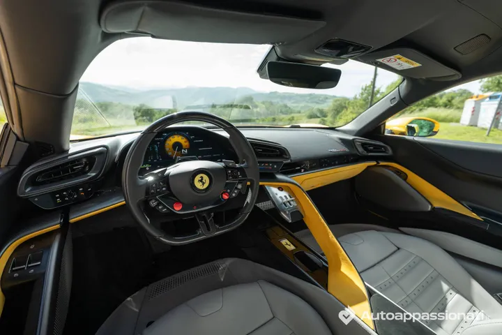 Ferrari 849 Testarossa interni complessivi
