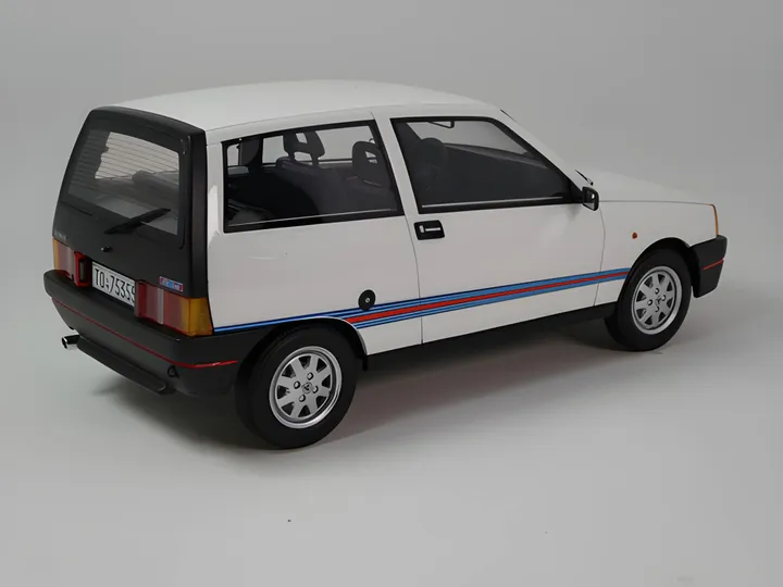 Nell'immagine si vede la Y10 Martini