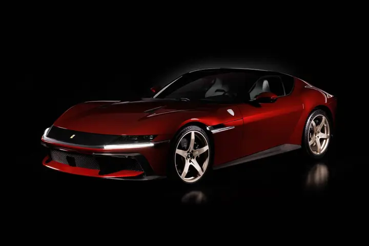 Ferrari 12Cilindri Manuale frontale statica