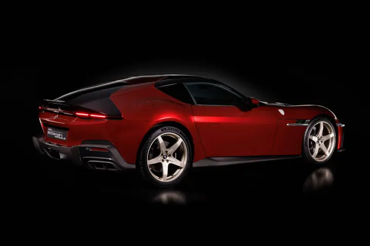Ferrari 12Cilindri Manuale posteriore statica
