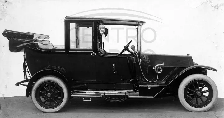 2.Lancia Delta-20 HP Limousine tetto apribile