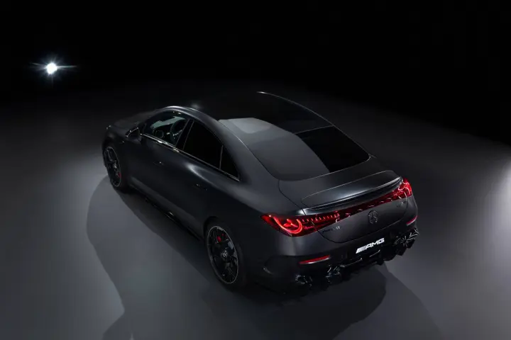 mercedes CLA 45 AMG posteriore