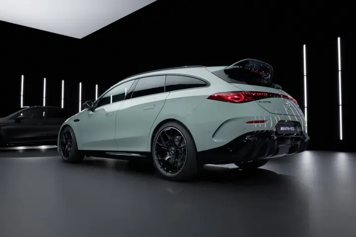 mercedes CLA 45 AMG shooting brake