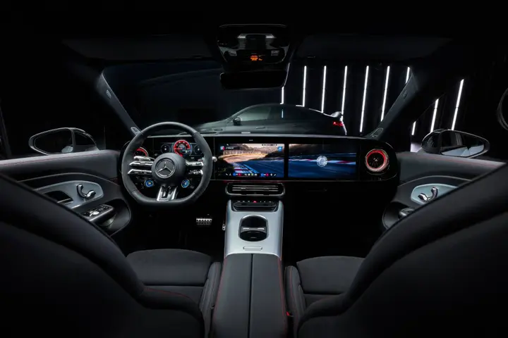 mercedes CLA 45 AMG interni