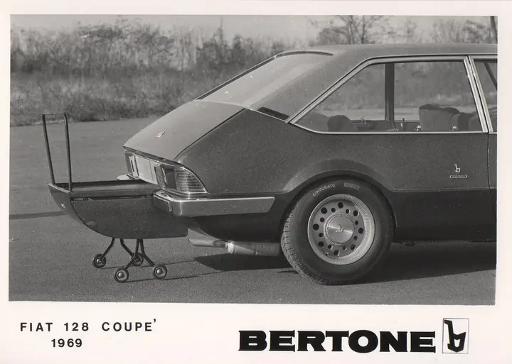 particolare Fiat 128 Shopping Bertone