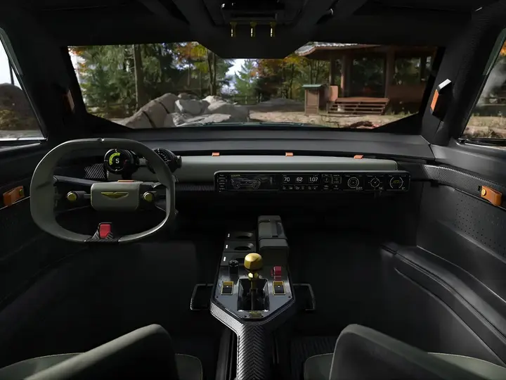 Nell'immagine si vedono gli interni della Aston Martin Dreadnought