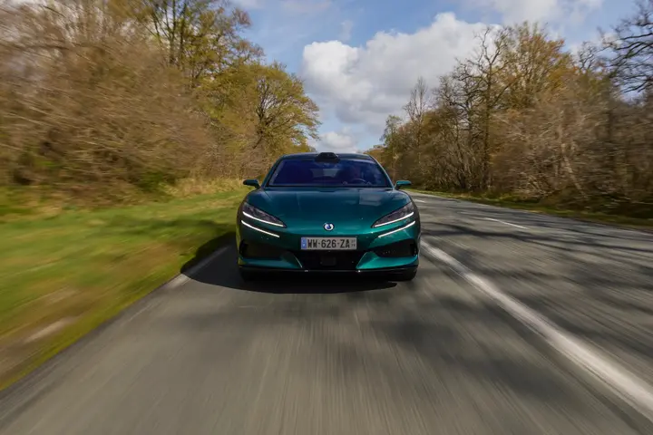 Denza Z9GT 2026 dettagli 1