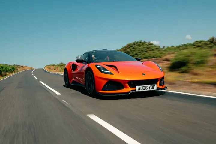 Lotus Emira 420 Sport dinamica