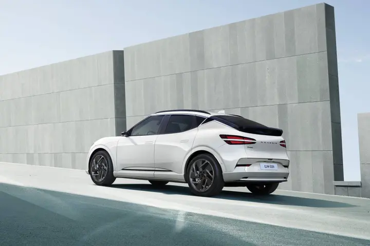 GENESIS GV60 POSTERIORE