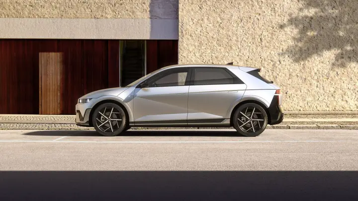 Nuova Hyundai Ioniq 5 2027 laterale
