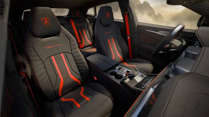 Lamborghini-Urus-SE-Performante sedili