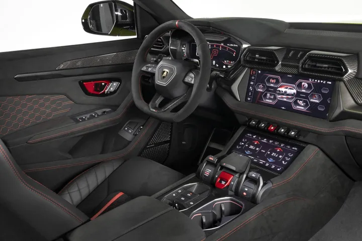 Lamborghini-Urus-SE-Performante interni