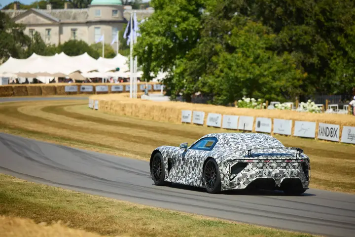 lexus-lfa-concept posteriore dinamica
