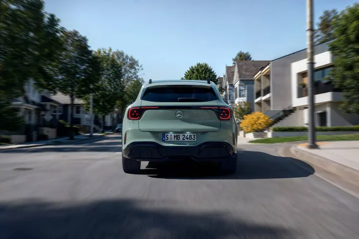 vista posteriore sulla nuova Mercedes GLA