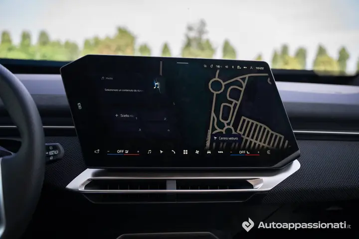BMW iX3 infotainment