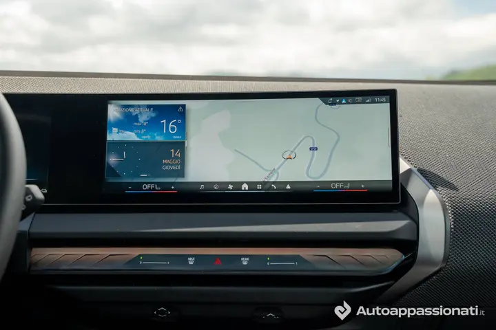 BMW X3 30e infotainment