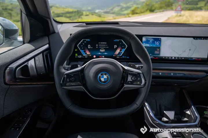 BMW X3 30e volante