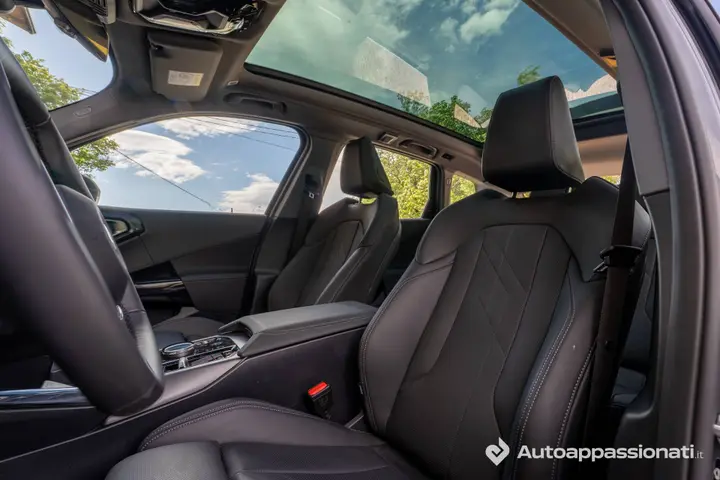 BMW X3 30e sedili