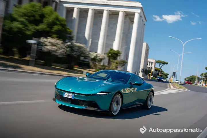 Ferrari-Amalfi dinamica frontale