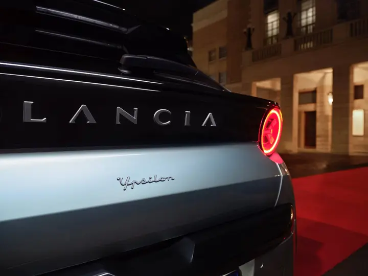 Un dettaglio del posteriore della Ypsilon Turbo 100