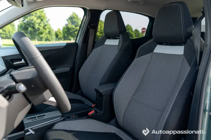 Opel Frontera Hybrid interni