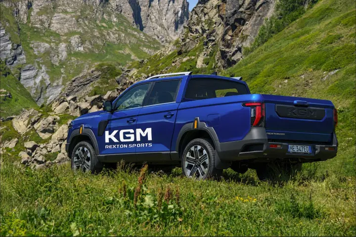 Rexton Sports XL posteriore