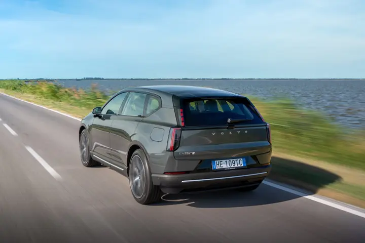VolvoEX60_17