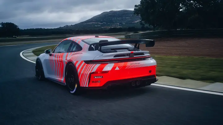 911 challenge posteriore