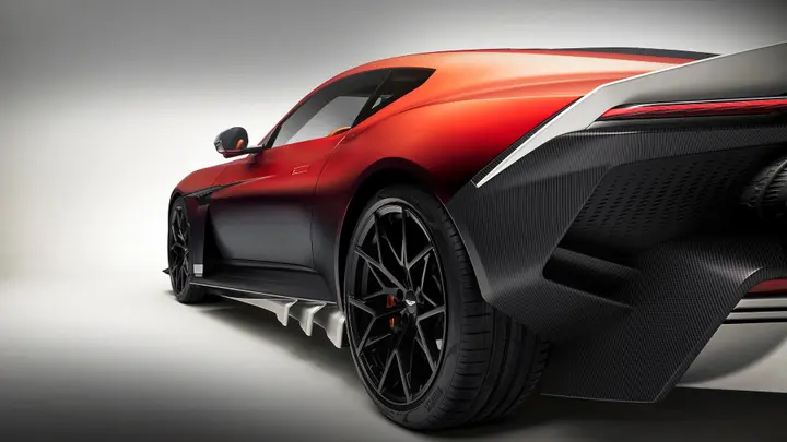 Aston_Martin_Valen_17