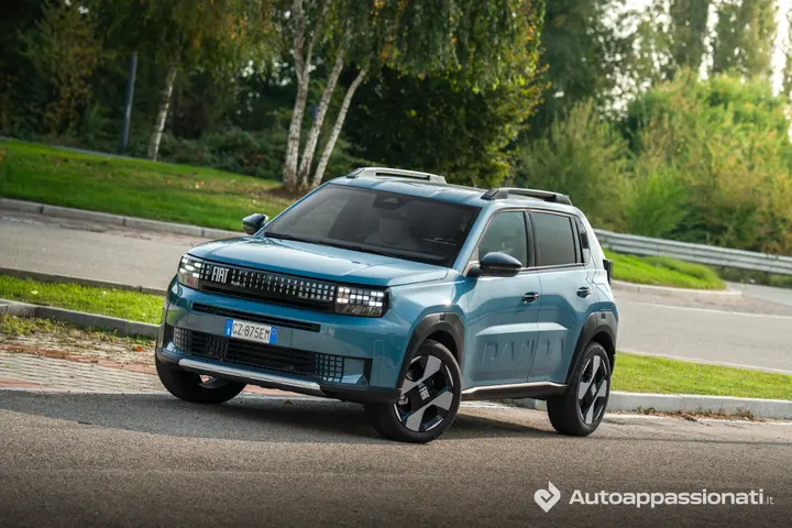 FIAT Grande Panda Hybrid 2025 3