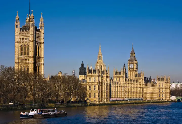 Houses-Parliament-Big-Ben-London