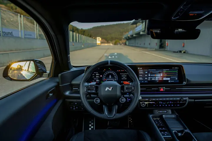 IONIQ 6 N interni