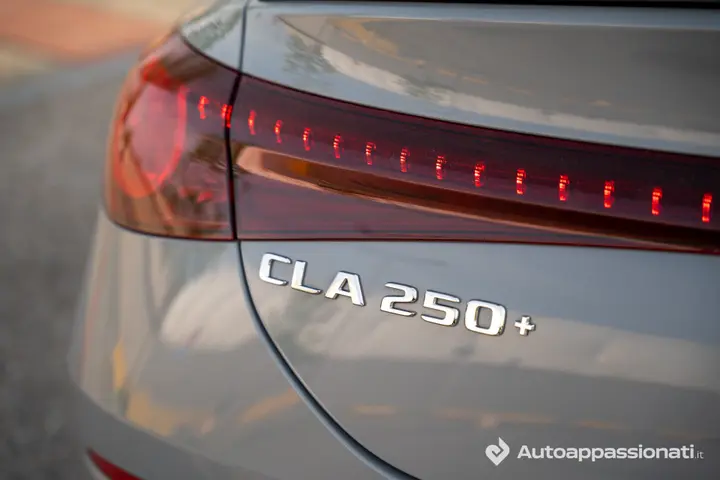 Mercedes-Benz CLA 250+ 2026 9