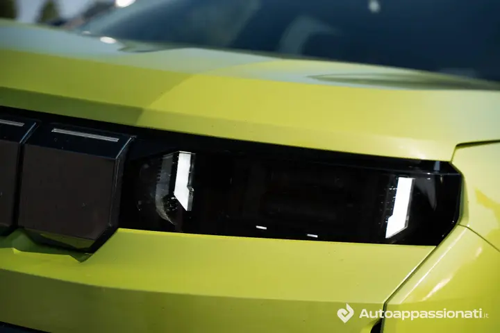 Jeep Compass 1.2 benzina faro anteriore