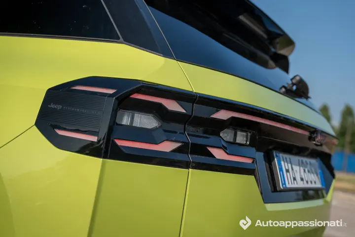 Jeep Compass 1.2 benzina fari posteriori