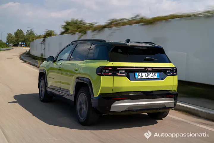 Jeep Compass 1.2 benzina dinamica posteriore