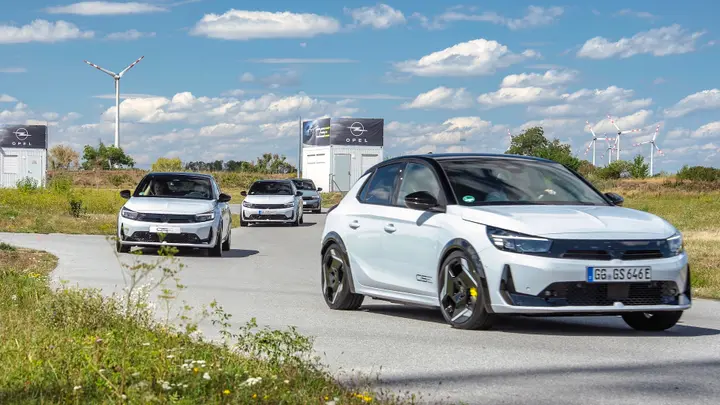Opel Corsa GSe 2026 guida in pista 1