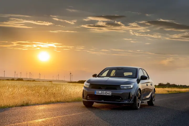 Opel Corsa GSe 2026 Hero grigia